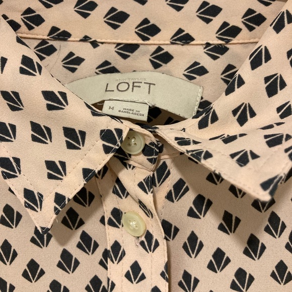 Ann Taylor Loft Women’s Blouse in Medium Art Deco Print * Pink and Blue * - Picture 3 of 5